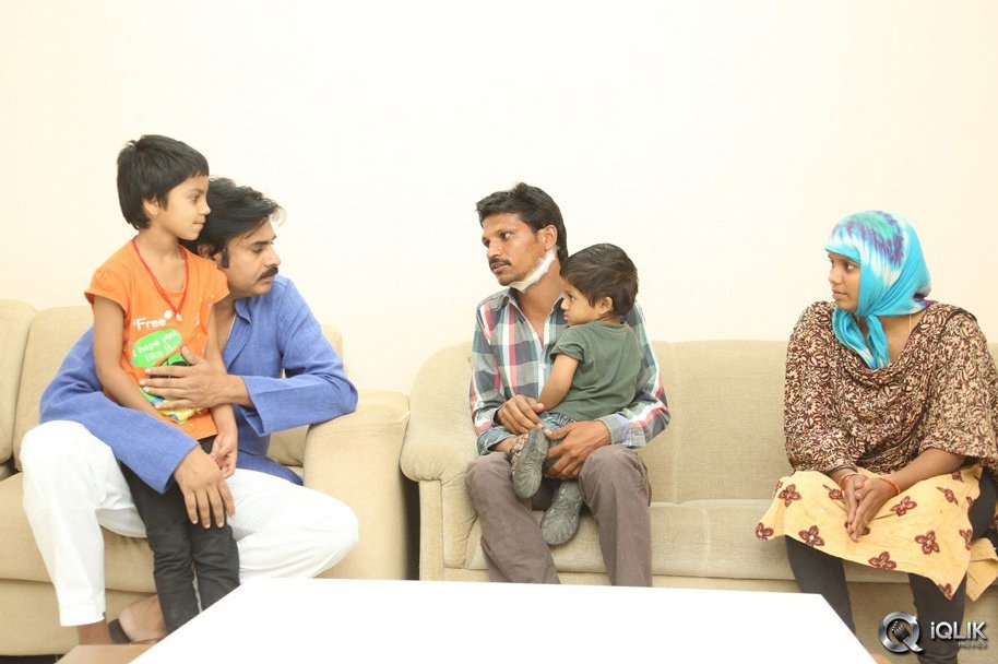 Pawan-Kalyan-Meets-His-Fan-Karuna-Srinivas